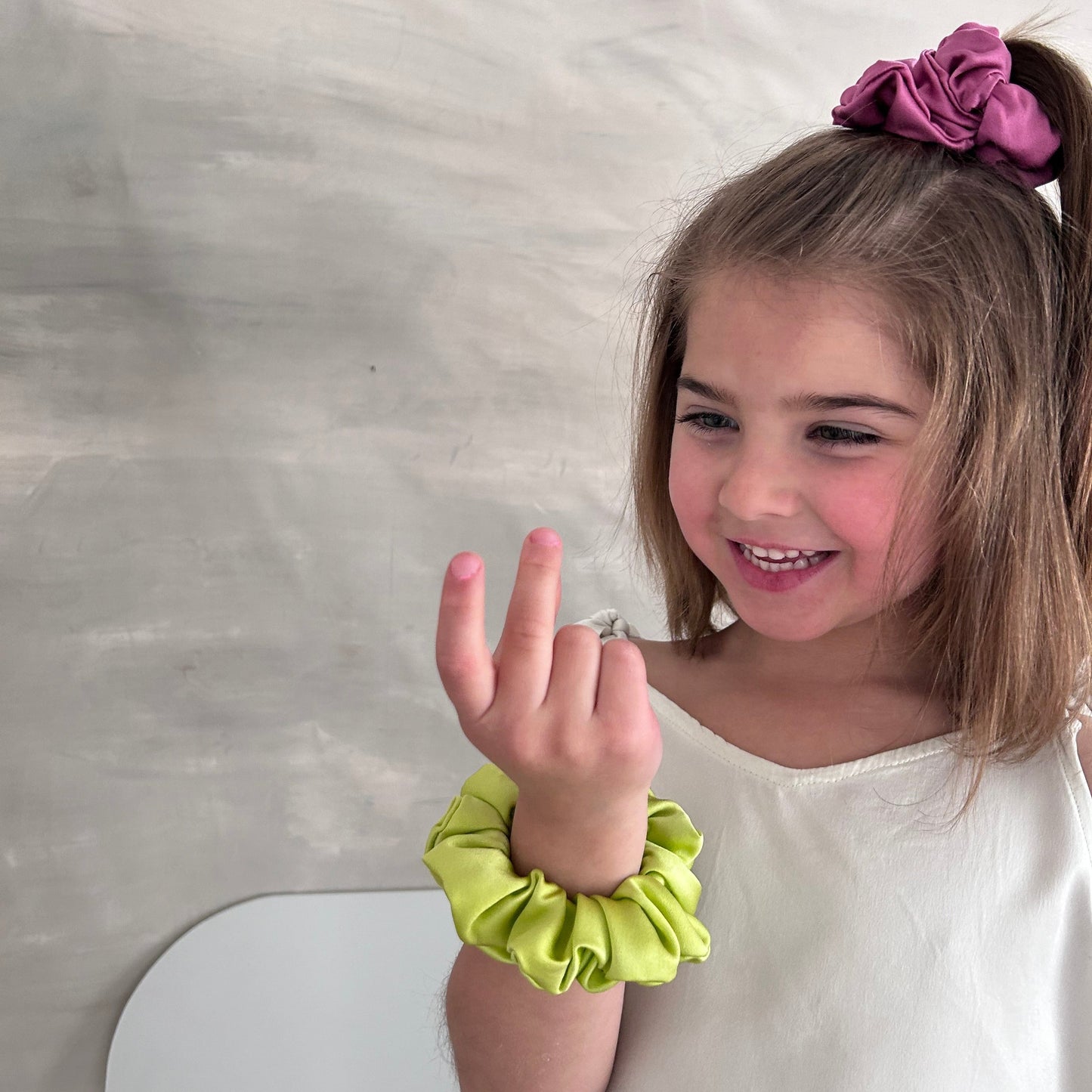 SCRUNCHIE CLÁSICO GRANATE