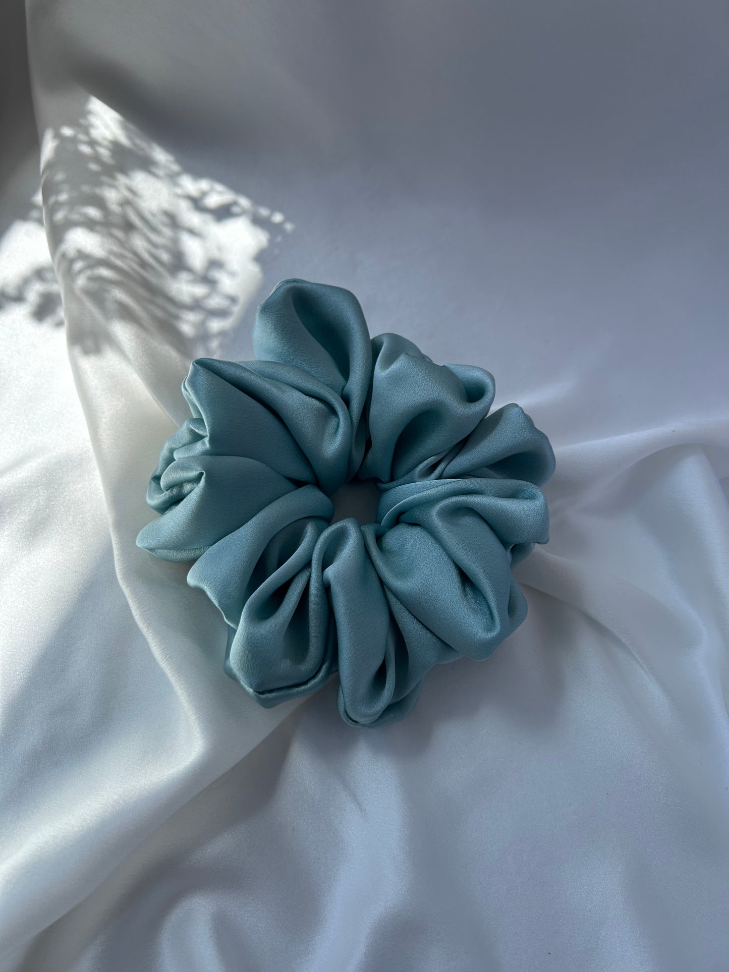 SCRUNCHIE XL CELESTE AGUA