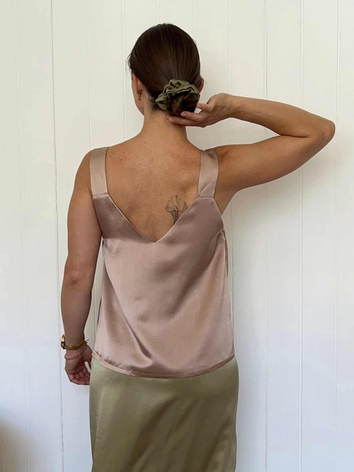 BLUSA DE SEDA ESCOTE EN V