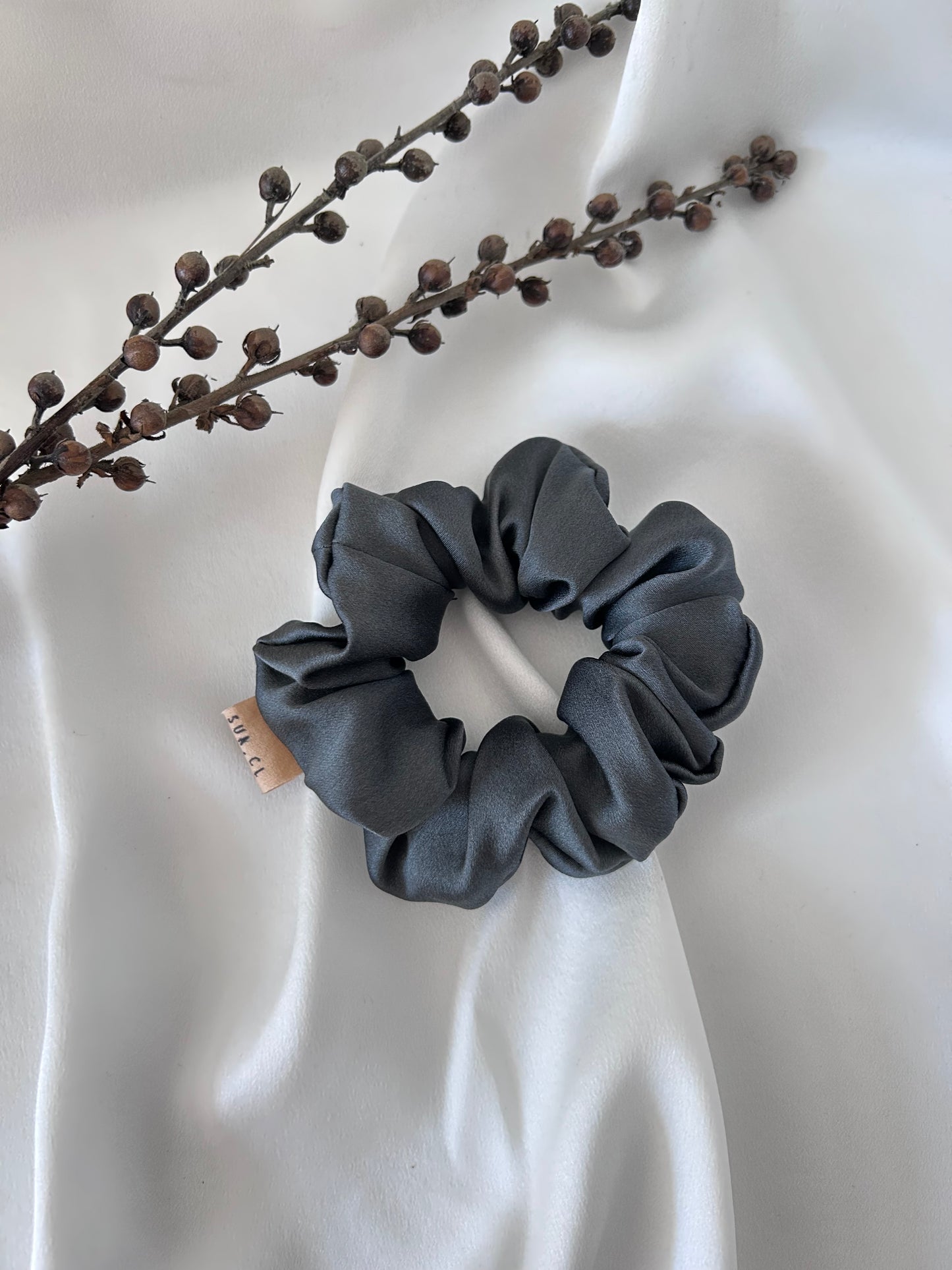 SCRUNCHIE CLÁSICO GRIS PIZARRA