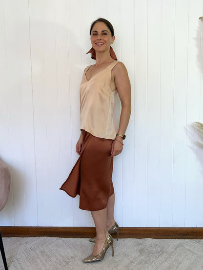 FALDA MIDI DE SEDA TERRACOTA