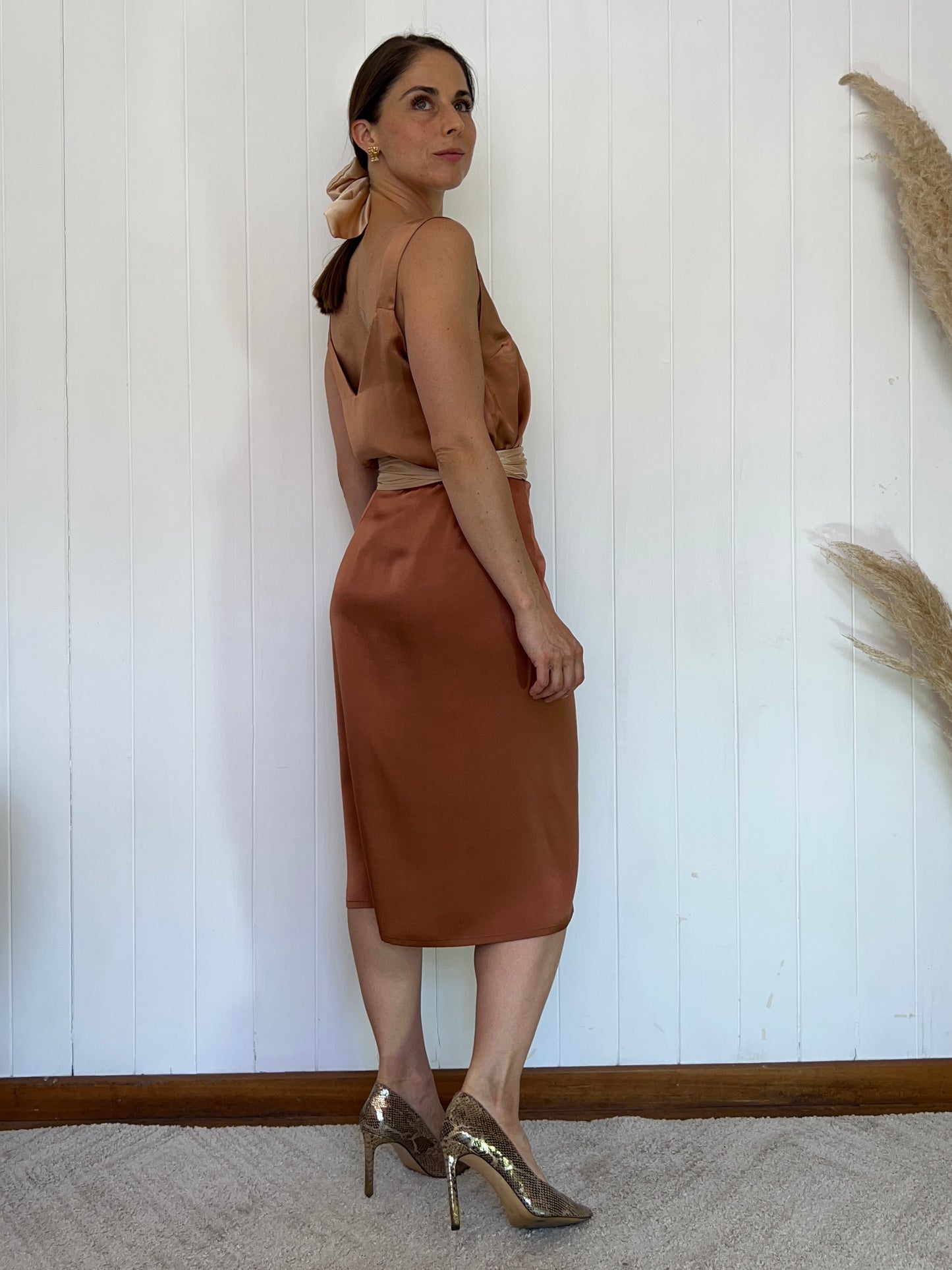 FALDA MIDI CRUZADA DE SEDA