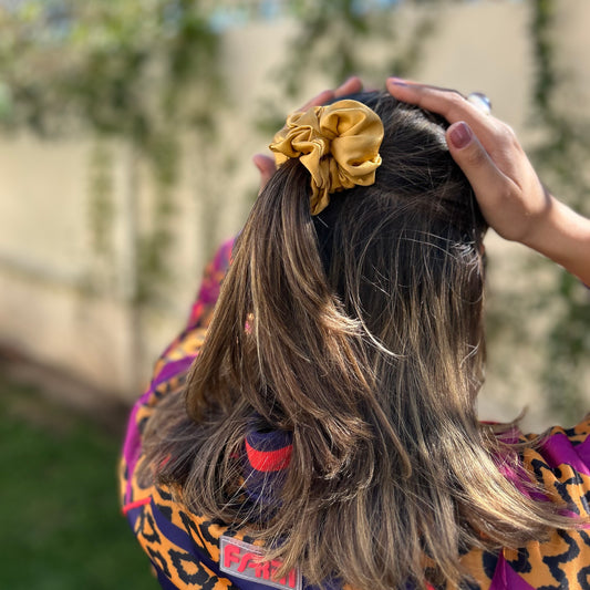 MINI SCRUNCHIE AMARILLO VICUÑA