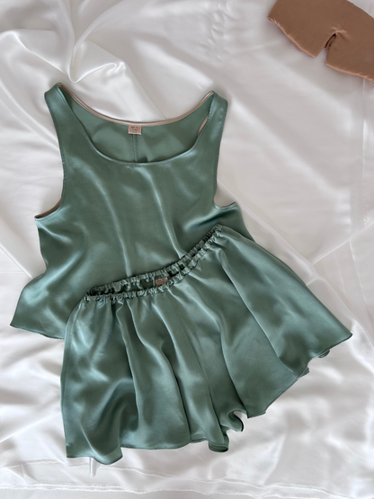 Pijama Seda - Short y Polera VERDE SAGE