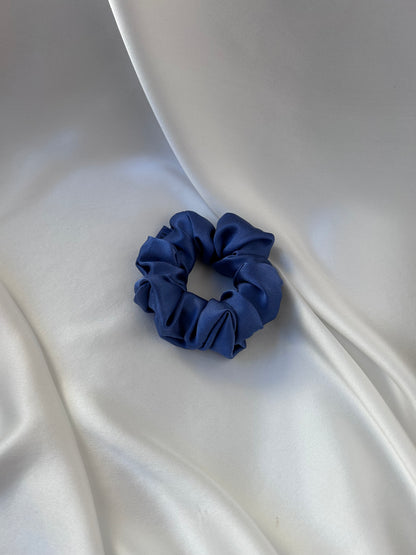 SCRUNCHIE CLÁSICO AZUL MARINO
