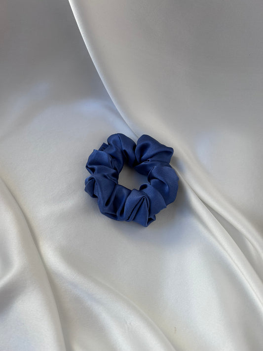 SCRUNCHIE CLÁSICO AZUL MARINO