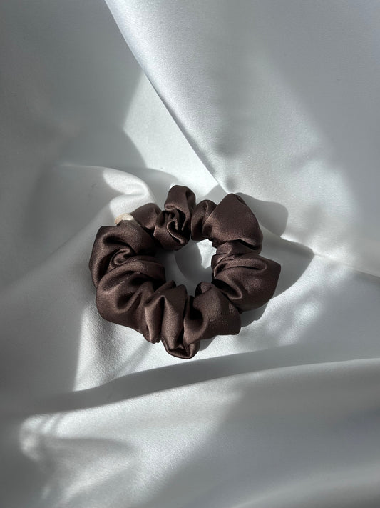 SCRUNCHIE CLÁSICO CAFÉ